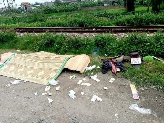 Tai nạn thương tâm ở Hải Dương: Hai phụ nữ bị đoàn tàu khách đâm tử vong - Ảnh 1.