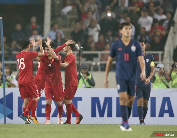 Với Park Hang Seo, bóng đá Việt Nam có thể mơ về World Cup và làm vua Đông Nam Á - Ảnh 1.