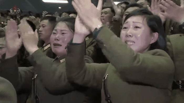Hàng loạt sĩ quan Triều Tiên bật khóc nức nở trong hội nghị lịch sử với ông Kim Jong Un - Ảnh 9.