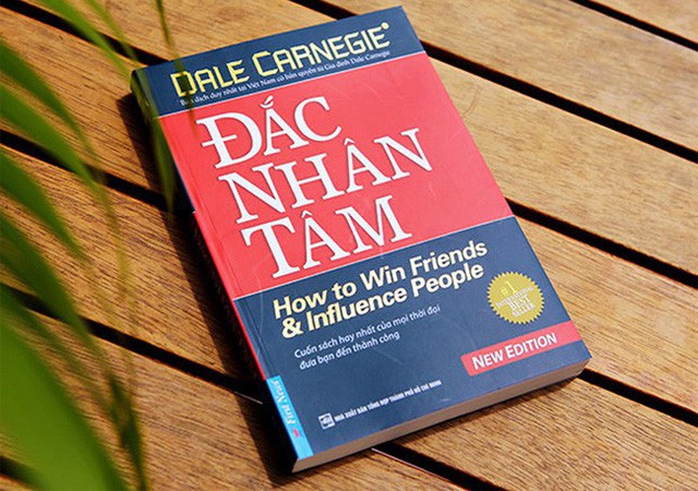 Ông Đặng Lê Nguyên Vũ: Đừng dồn tiền sắm sửa tivi điện thoại, đầu tư vào sách mới là đầu tư khôn ngoan - Ảnh 2.