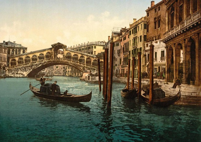 Nhung thành Venice: Sự tàn lụi của loại vải cao cấp vang bóng một thời vì đắt và khó khủng khiếp - Ảnh 1.
