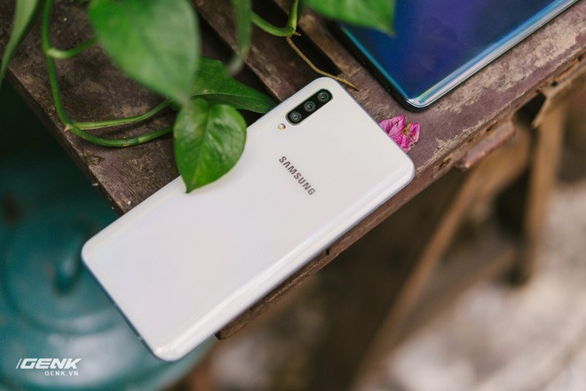 Đánh giá chi tiết Samsung Galaxy A50 - Mới mẻ từ trong ra ngoài, nhưng vẫn có vị Samsung - Ảnh 18.