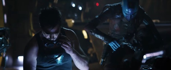 Iron-Man sẽ mất đi c&aacute;nh tay của m&igrave;nh trong Endgame, số phận n&agrave;y đ&atilde; được định đoạt từ Civil War? - Ảnh 2.