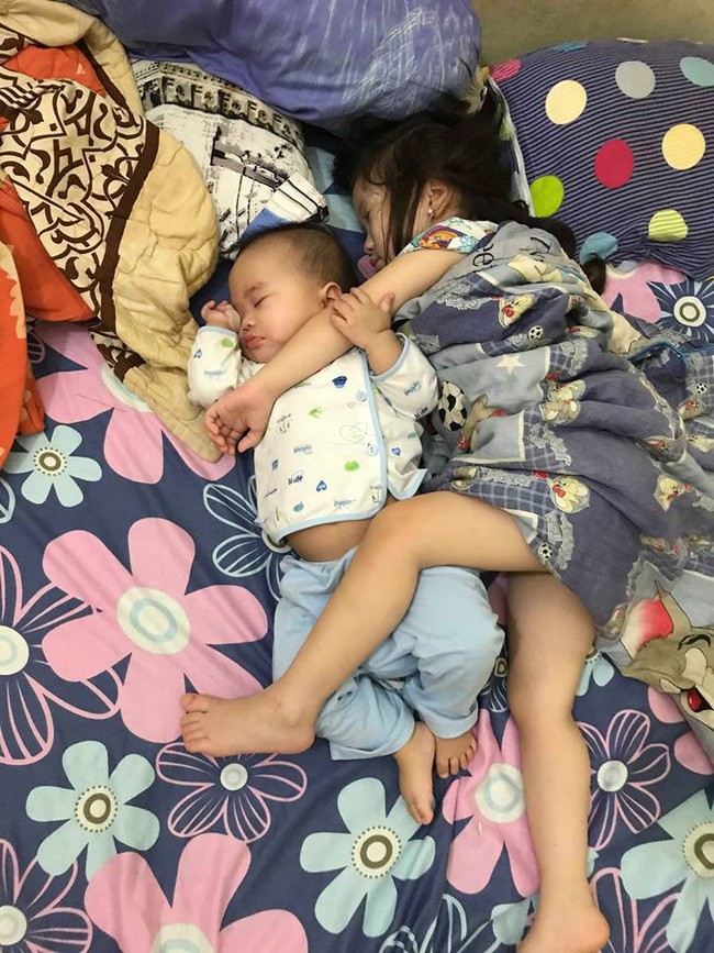 Hậu trường thú vị của loạt ảnh mẹ thiếp ngủ, chị biến người em thành không gian sáng tác nghệ thuật được nhiều người đồng cảm - Ảnh 7.