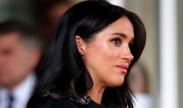 Meghan bị nhân viên trong cung điện hoàng gia đặt biệt danh đầy mỉa mai nhưng phản ứng của Hoàng tử Harry mới là điều đáng chú ý - Ảnh 1.