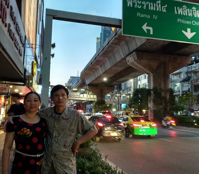 Trải nghiệm kinh hoàng của cô gái để lạc mất bố giữa biển người Bangkok khi đưa gia đình sang Thái du lịch lần đầu tiên - Ảnh 5.