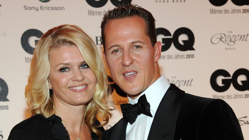 Michael Schumacher lần đầu xuất hiện sau 6 năm chiến đấu với Tử thần