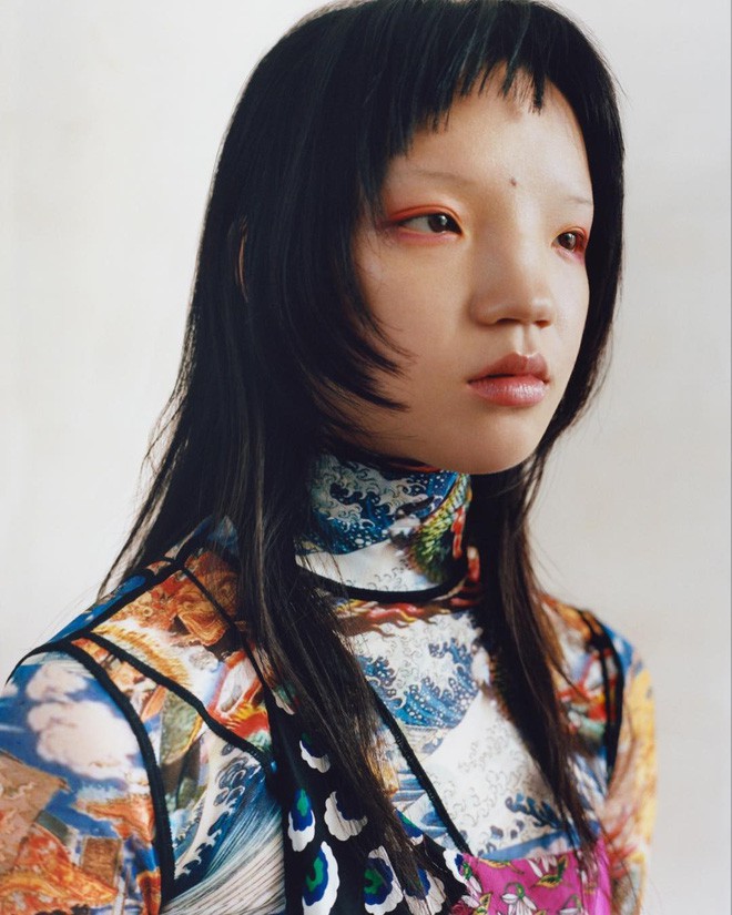 Dân mạng Trung Quốc chỉ trích Vogue phân biệt chủng tộc vì đăng ảnh mẫu nữ có nhan sắc lạ - Ảnh 3.