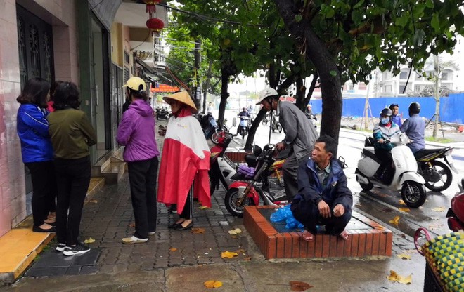 Thầy cúng truy sát 4 người trong gia đình hàng xóm ở Nam Định đã tử vong trưa nay - Ảnh 2.