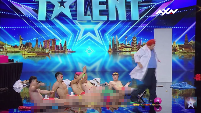 Asia’s Got Talent: Thí sinh gây sốc khi thoát y diễn hài trên sân khấu - Ảnh 3.