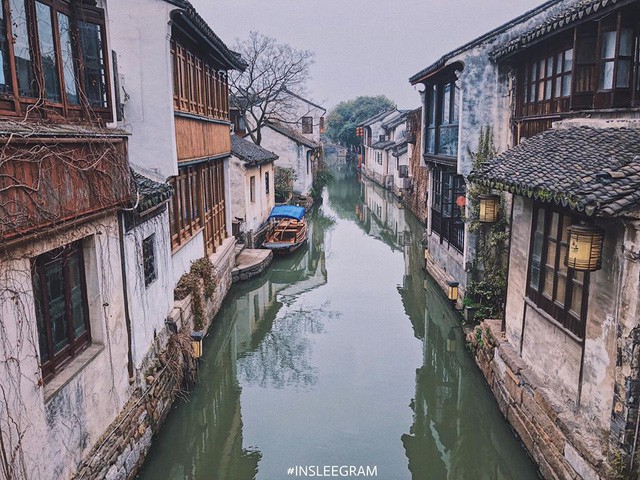 Ngẩn ngơ trước vẻ đẹp thị trấn cổ Châu Trang, nơi được mệnh danh là Venice Phương Đông  - Ảnh 1.