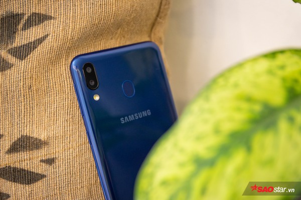 Đánh giá Samsung Galaxy M20: Smartphone có pin xài lâu sạc nhanh ấn tượng nhất! - Ảnh 6.