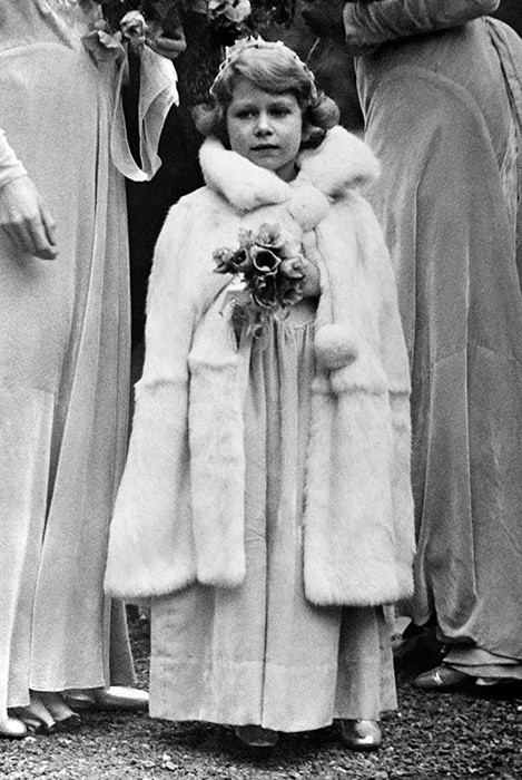Ngược dòng thời gian để ngắm nhìn vẻ xinh xắn đáng yêu của các tiểu công chúa, tiểu hoàng tử Hoàng gia Anh ở tuổi lên 5 - Ảnh 3.