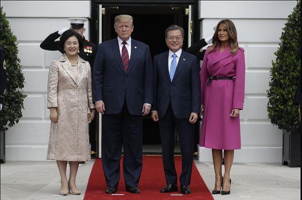 Ông Trump nói sẵn sàng gặp ông Kim lần 3 - Ảnh 1.