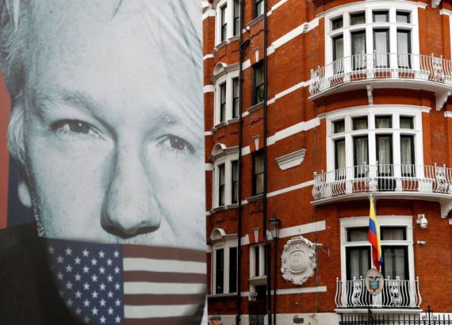 Lý do Ecuador không còn cho ông Assange tị nạn - Ảnh 2.