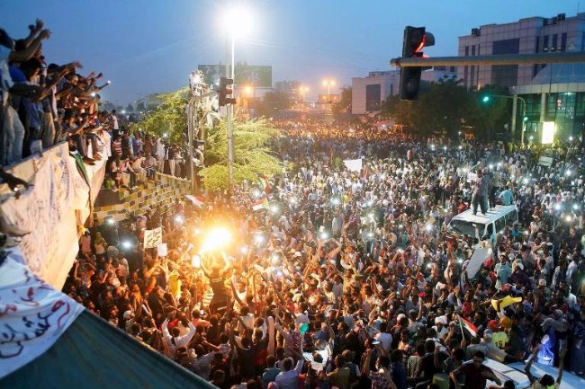 Tình hình Sudan, Algeria báo hiệu Mùa xuân Ả Rập mới? - Ảnh 1.