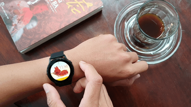 Trên tay đồng hồ Galaxy Watch Active giá 5,5 triệu đồng: đơn giản nhưng không kém phần sang trọng, thiết kế nhỏ gọn hợp với cổ tay người Á Đông - Ảnh 14.