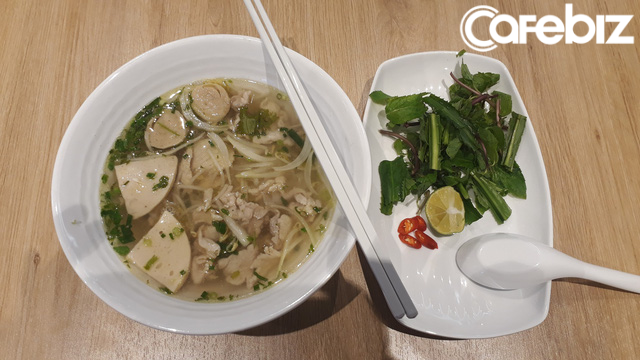 Đưa phở vào menu đồ ăn nhanh, C.P. Việt Nam đang toan tính điều gì? - Ảnh 2.