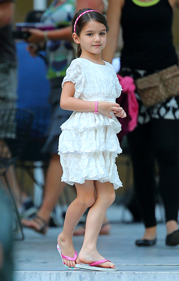 Suri Cruise: Từ công chúa Hollywood được cưng chiều như trứng mỏng đến cô bé nông thôn thiếu vắng tình cha  - Ảnh 4.