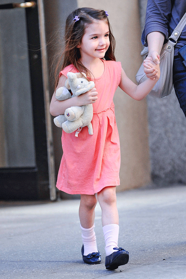 Suri Cruise: Từ công chúa Hollywood được cưng chiều như trứng mỏng đến cô bé nông thôn thiếu vắng tình cha  - Ảnh 5.