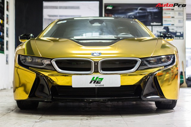 Dân chơi Sài Gòn mang BMW i8 đi đổi diện mạo phong cách nhà giàu Dubai - Ảnh 1.