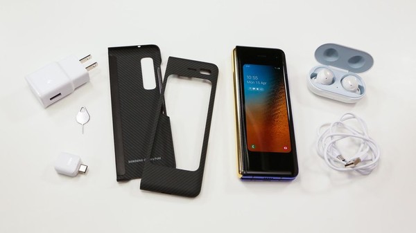 Cận cảnh Samsung Galaxy Fold: Smartphone đắt đỏ nhưng độc lạ và xịn sò nhất hiện nay! - Ảnh 8.