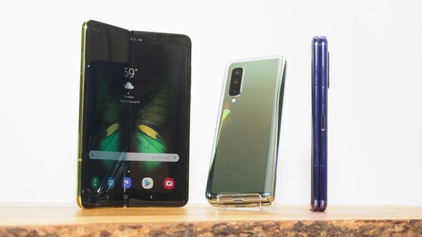 Cận cảnh Samsung Galaxy Fold: Smartphone đắt đỏ nhưng độc lạ và xịn sò nhất hiện nay! - Ảnh 13.