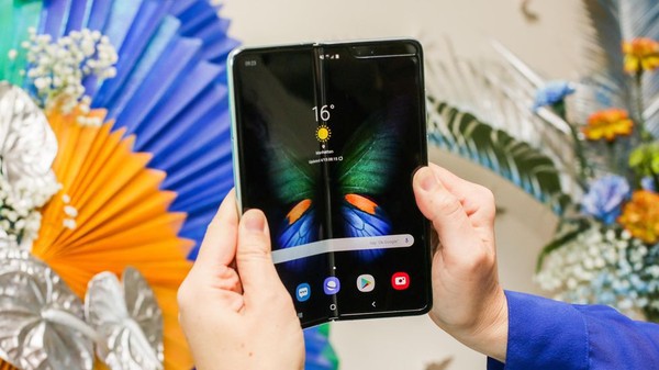 Cận cảnh Samsung Galaxy Fold: Smartphone đắt đỏ nhưng độc lạ và xịn sò nhất hiện nay! - Ảnh 15.