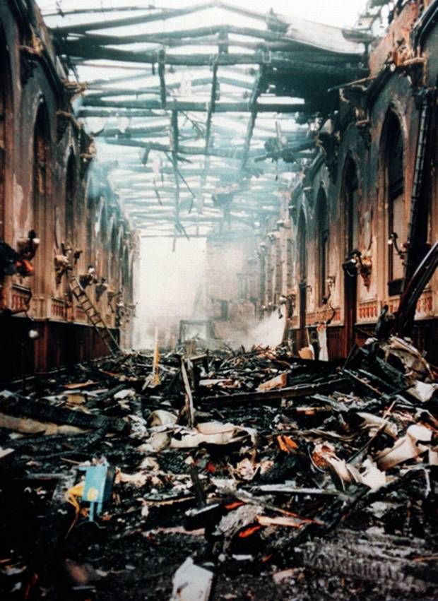 4 công trình lịch sử tại châu Âu từng bị quỷ lửa tấn công như Nhà thờ Đức Bà Paris - Ảnh 3.