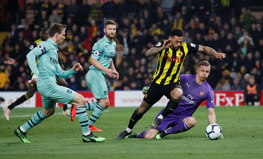 Thủ môn Watford tặng bàn thắng hy hữu, Arsenal vào Top 4 - Ảnh 8.