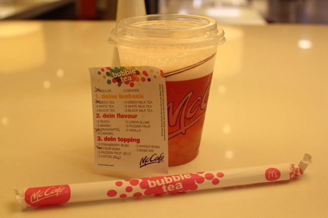 McDonald xin lỗi khách hàng ngộ độc vì trà sữa nhiễm chất tẩy rửa - Ảnh 1.