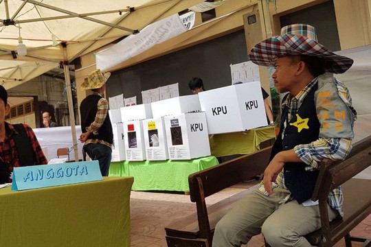 Indonesia dùng ma cà rồng lôi kéo cử tri tới bỏ phiếu - Ảnh 4.