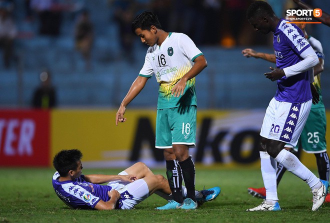 HLV Park Hang-seo, thủ môn Tiến Dũng phản ứng đầy cảm xúc khi Hà Nội FC thua ở AFC Cup 2019 - Ảnh 11.