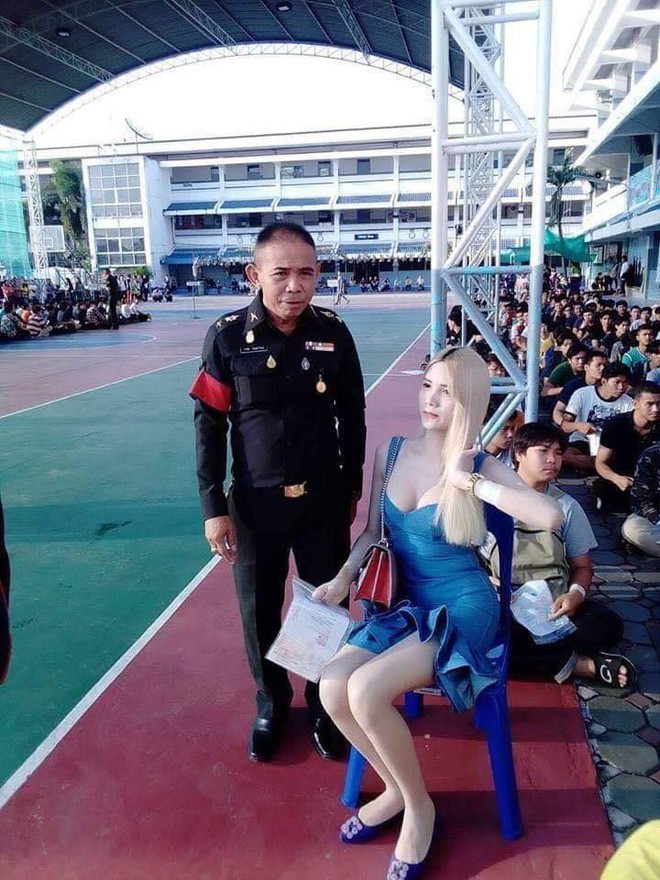 Những người đẹp chuyển giới ở kì khám nghĩa vụ quân sự Thái Lan: Đến con gái còn phải trầm trồ! - Ảnh 6.