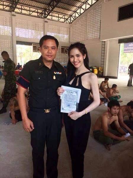Những người đẹp chuyển giới ở kì khám nghĩa vụ quân sự Thái Lan: Đến con gái còn phải trầm trồ! - Ảnh 8.