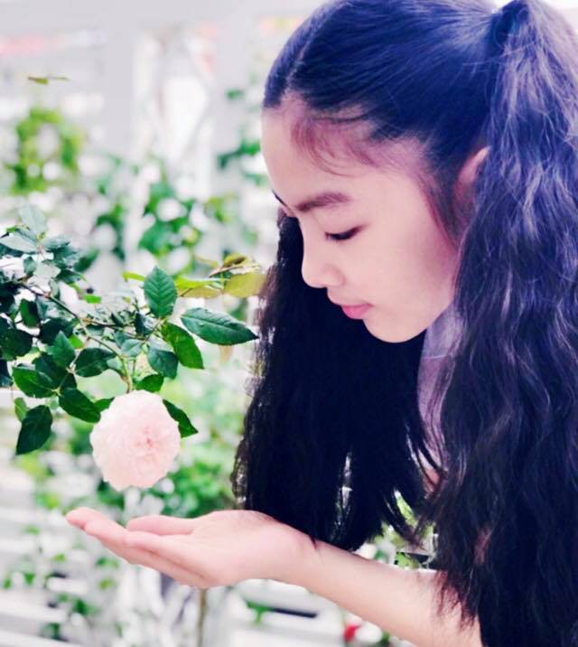 Con gái lớn của MC Quyền Linh: 14 tuổi đã cao 1m70, nhan sắc hao hao Trương Bá Chi khiến dân tình dự đoán sẽ trở thành Hoa hậu tương lai - Ảnh 6.