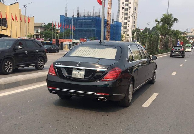 Mercedes-Maybach S600 Pullman của Chủ tịch tập đoàn FLC chính thức có biển trắng - Ảnh 1.