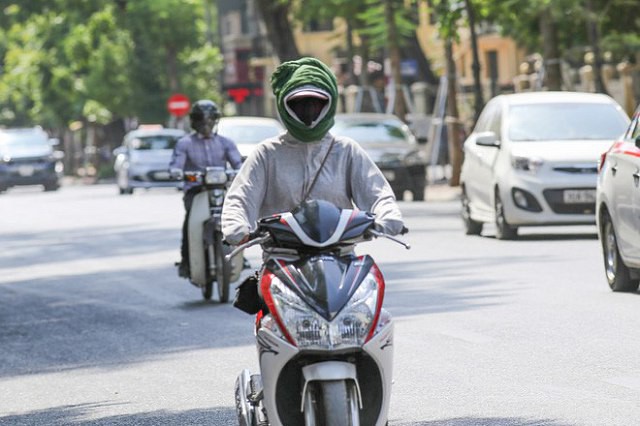 Hà Nội, Sài Gòn dắt tay nhau vào mùa nóng chảy mỡ, học ngay các chị ninja bí kíp tránh nắng bất ngờ - Ảnh 11.