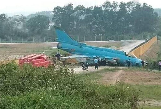 Ảnh hiện trường vụ máy bay Su-22 gặp nạn ở Yên Bái - Ảnh 5.