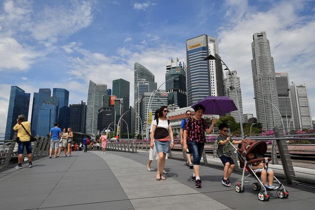 Nổi tiếng sạch nhất thế giới nhưng người dân Singapore ngày càng lười và ở bẩn, ăn xong đến khay cũng không thèm dọn - Ảnh 4.