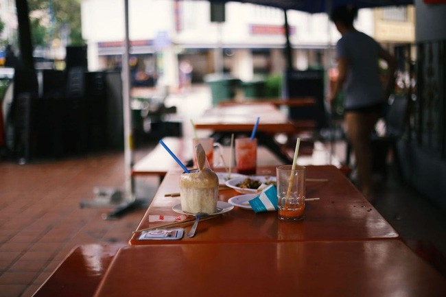 Nổi tiếng sạch nhất thế giới nhưng người dân Singapore ngày càng lười và ở bẩn, ăn xong đến khay cũng không thèm dọn - Ảnh 7.