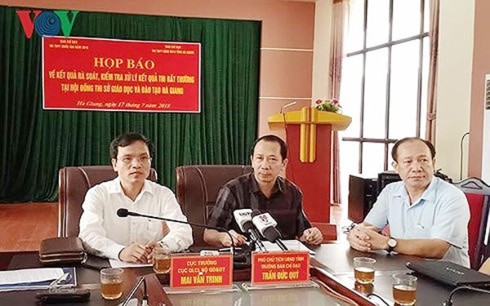 Cần buộc thôi học 12 thí sinh được nâng điểm đang tiếp tục được học - Ảnh 1.