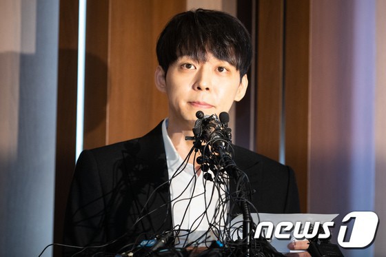 Park Yoochun: Hoàng tử gác mái năm nào sa ngã vì bê bối tình dục, trở thành con nghiện ma tuý chiêu trò của Kbiz - Ảnh 11.