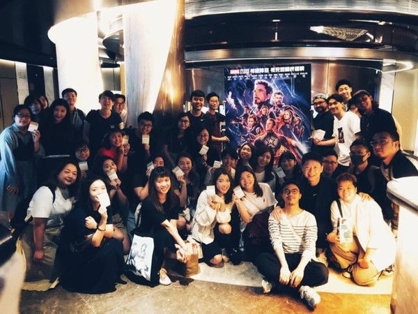 Sợ nhân viên spoil phim Avengers: Endgame, sếp bao trọn rạp chiếu cho cả công ty đi xem - Ảnh 1.