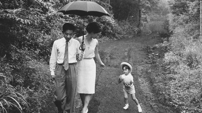 Hoàng hậu Michiko đã phá vỡ quy tắc nuôi dạy con của Hoàng gia Nhật như thế nào mà khiến cả dân Nhật ngưỡng mộ và tự hào - Ảnh 1.