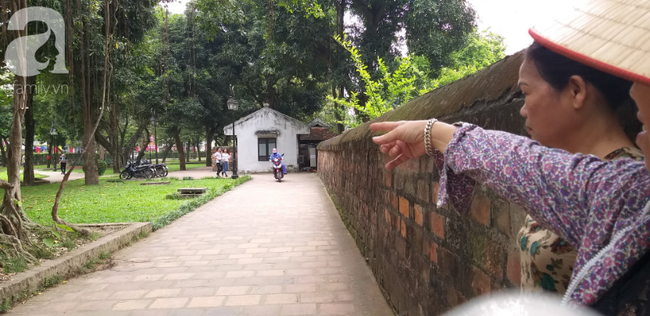 Hà Nội: Ông lão 81 tuổi bị người dân bắt quả tang sàm sỡ cô gái tâm thần trong nhà vệ sinh công cộng - Ảnh 1.
