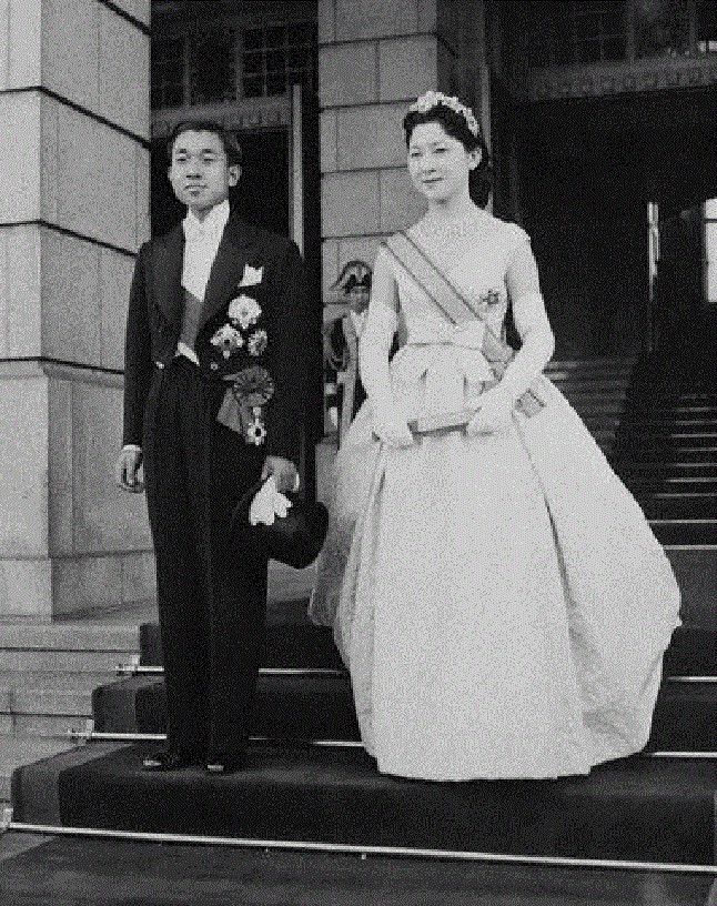 Hơn 60 năm trước, từng có chàng Thái tử Nhật Bản dám cãi lời bố mẹ, quyết cưới vợ thường dân rồi tự vẽ nên chuyện cổ tích khó tin - Ảnh 6.