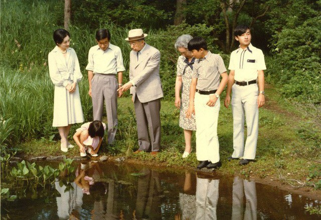 Hơn 60 năm trước, từng có chàng Thái tử Nhật Bản dám cãi lời bố mẹ, quyết cưới vợ thường dân rồi tự vẽ nên chuyện cổ tích khó tin - Ảnh 10.