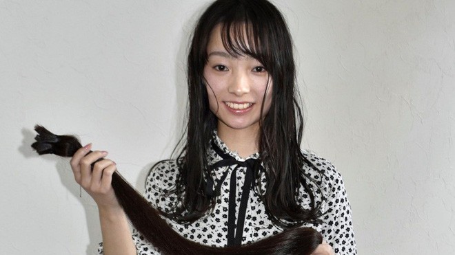 Bận ôn thi không thể cắt tóc, nữ sinh Nhật ẵm luôn danh hiệu cô gái có mái tóc dài nhất thế giới - Ảnh 5.