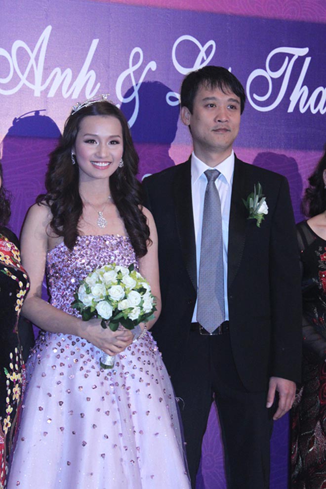 Chồng doanh nhân lớn hơn 12 tuổi, ngại lộ diện trước đám đông của Lã Thanh Huyền là ai? - Ảnh 1.